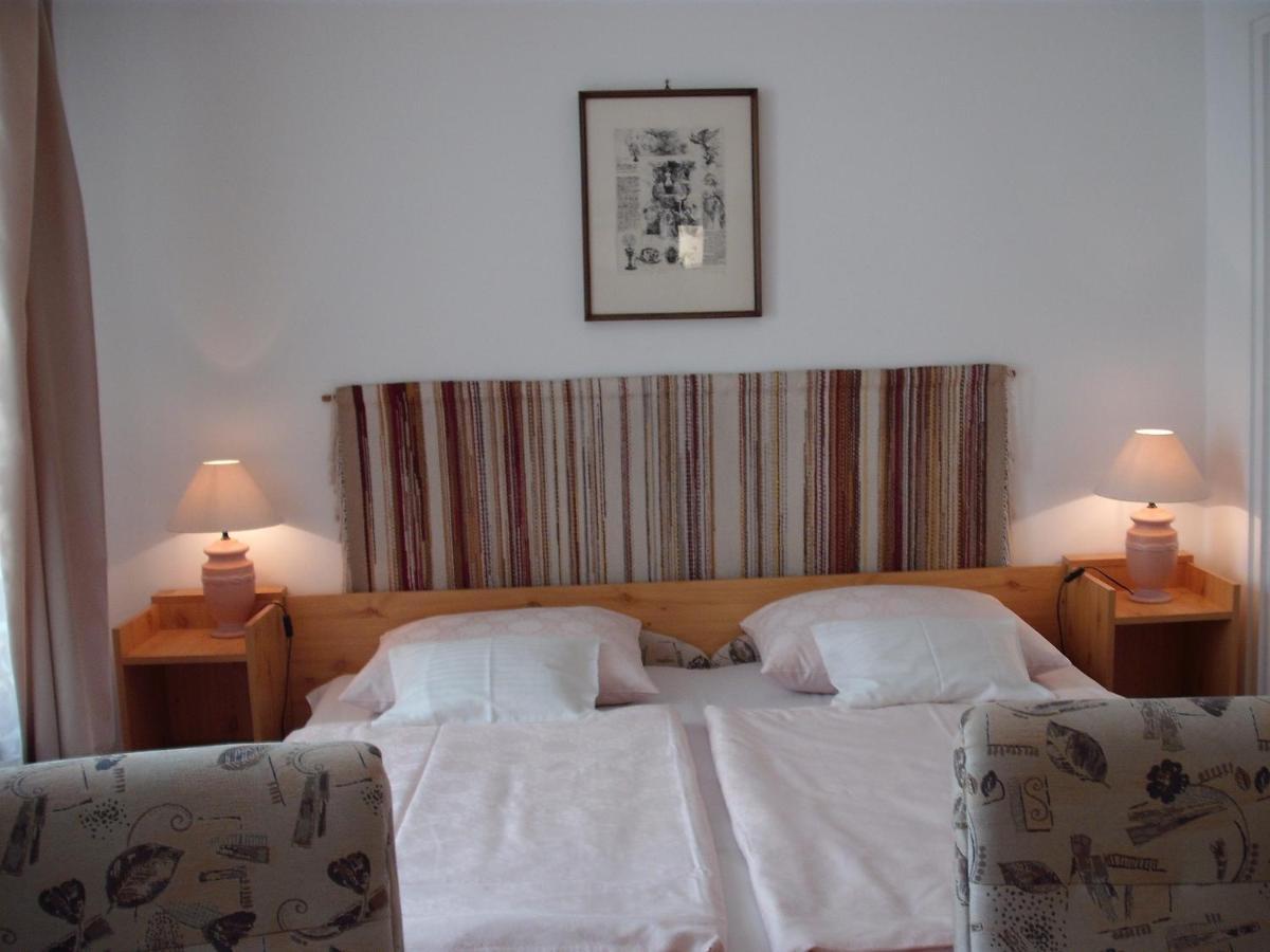 Apart Hevizi Haz Room photo